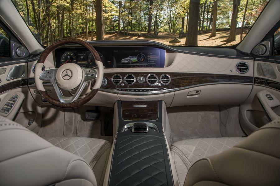 Торпедо Mercedes-Maybach S560 4Matic (X222) 2017 года  (NA) (фото 9 из 22)